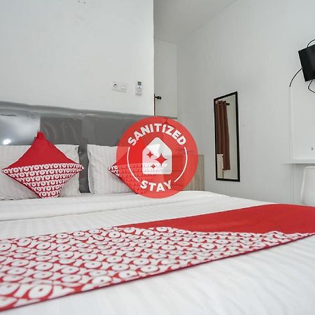 Hotel Oyo 183 The Pipe House Palembang Zewnętrze zdjęcie