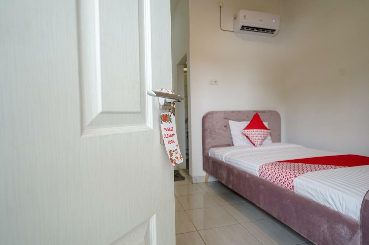 Hotel Oyo 183 The Pipe House Palembang Zewnętrze zdjęcie