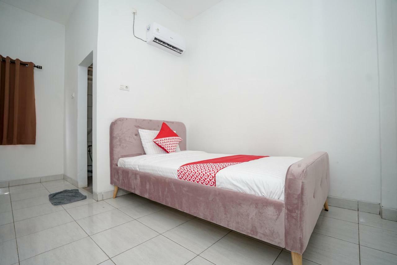 Hotel Oyo 183 The Pipe House Palembang Zewnętrze zdjęcie