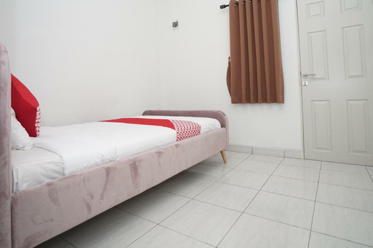 Hotel Oyo 183 The Pipe House Palembang Zewnętrze zdjęcie